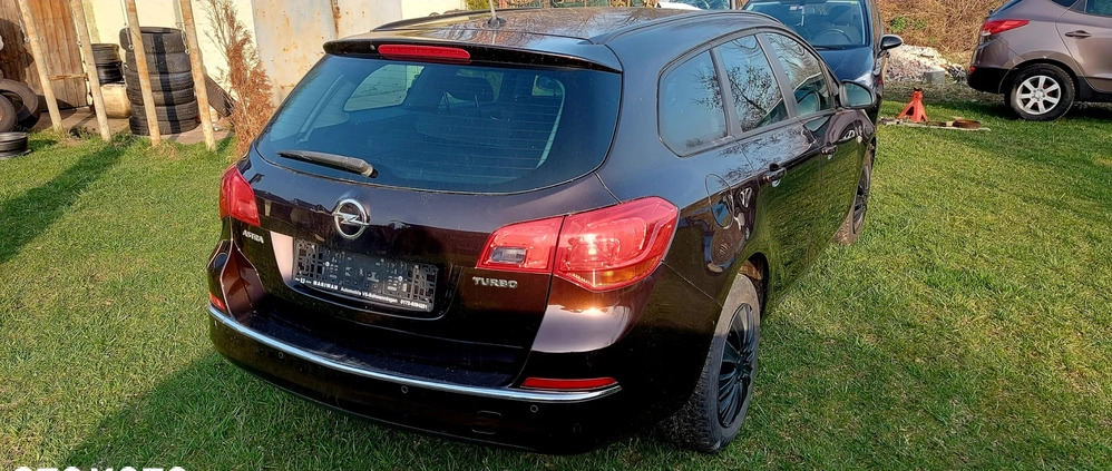 Opel Astra cena 28900 przebieg: 146000, rok produkcji 2013 z Zator małe 16